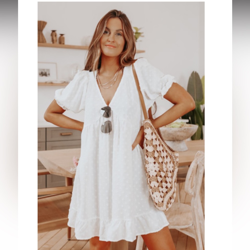 NWT! Women’s white dress. Size: Small. Brand: Umgee.